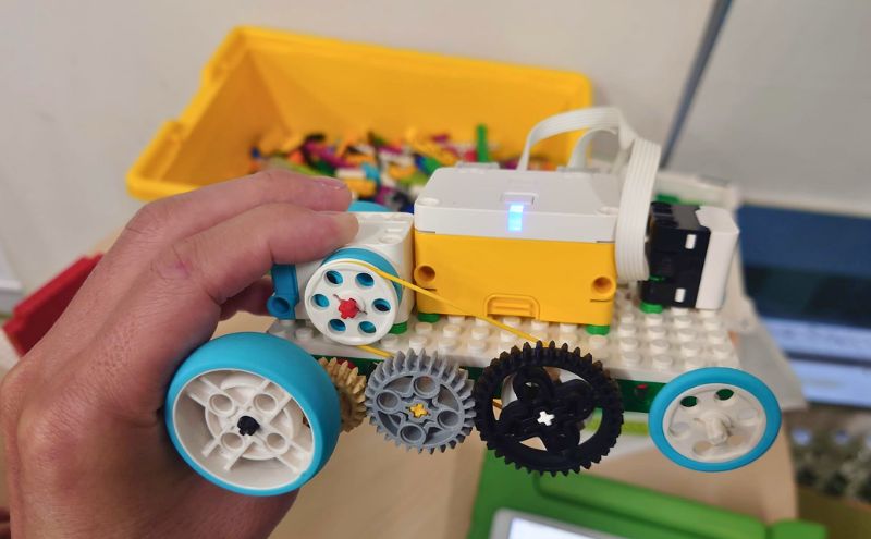 レゴとセンサー類で制作したロボット