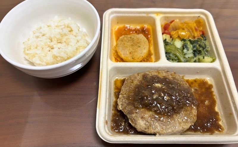 ハンバーグ 飴色玉ねぎのシャリアピンソース