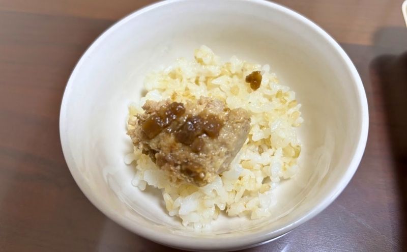 デリピックス>ハンバーグ 飴色玉ねぎのシャリアピンソース:ごはん