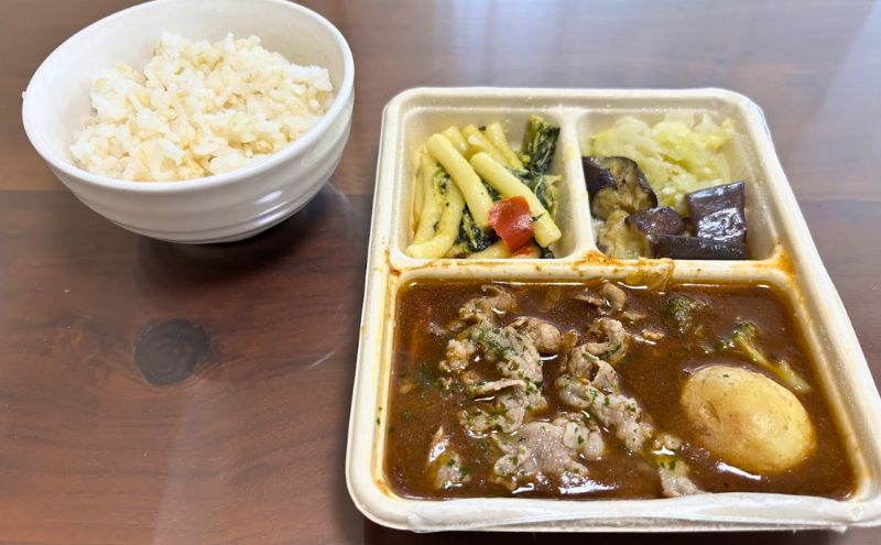 じっくり煮込んだビーフシチュー 赤ワイン仕立て