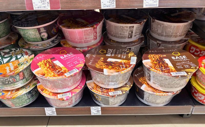 ベース焼きそばは一部のコンビニでも売っている