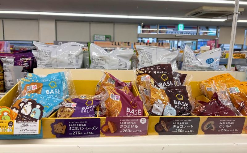 ベースフードをコンビニなど実店舗で味見をする