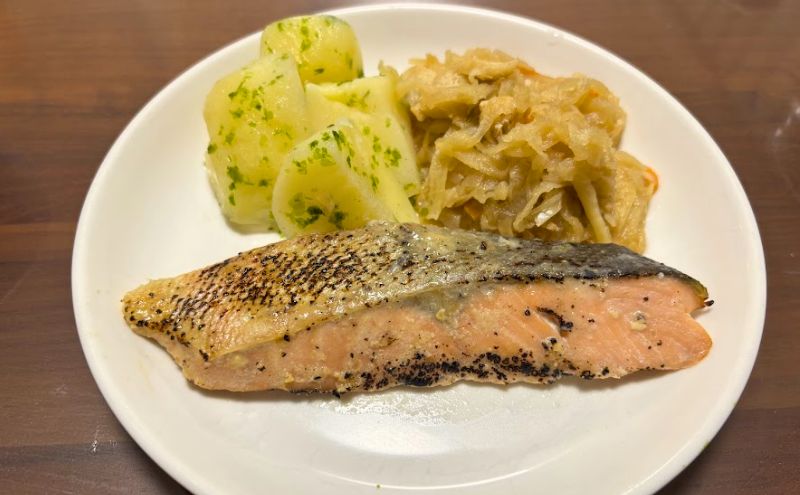 わんまいる健幸ディナーの実食シーン