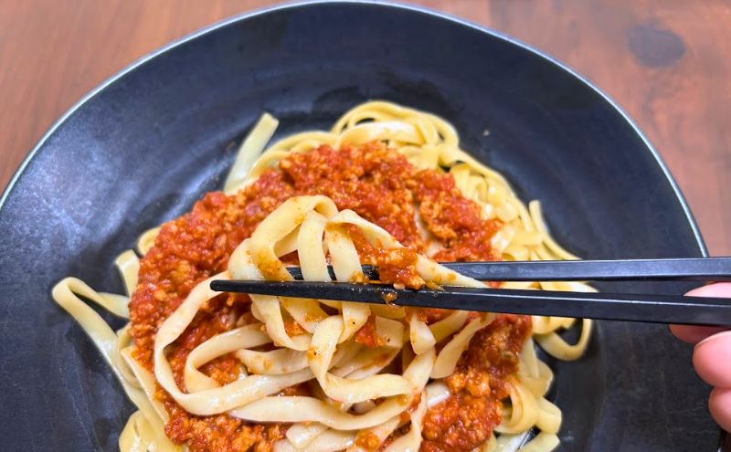 フィットディッシュのエビトマトパスタのえびのアップ