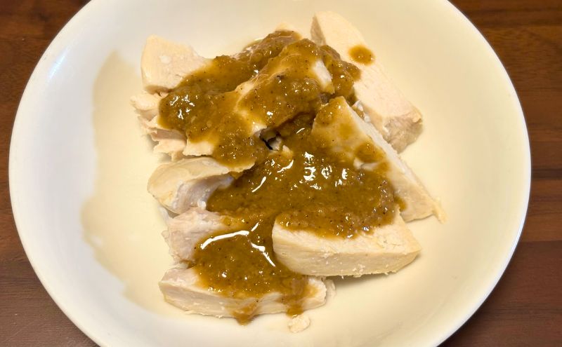 フィットディッシュの蒸し鶏のごまソースがけのパッケージ