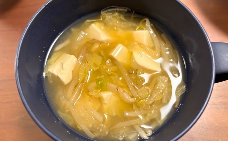レヨンスーパーフードを混ぜた後の味噌汁