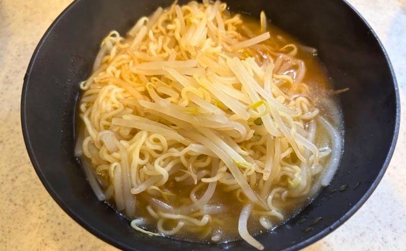 レヨンスーパーフード入りのラーメン