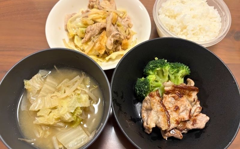 日本のこめ豚カタ・モモ切落し(塩を振って夕食に)